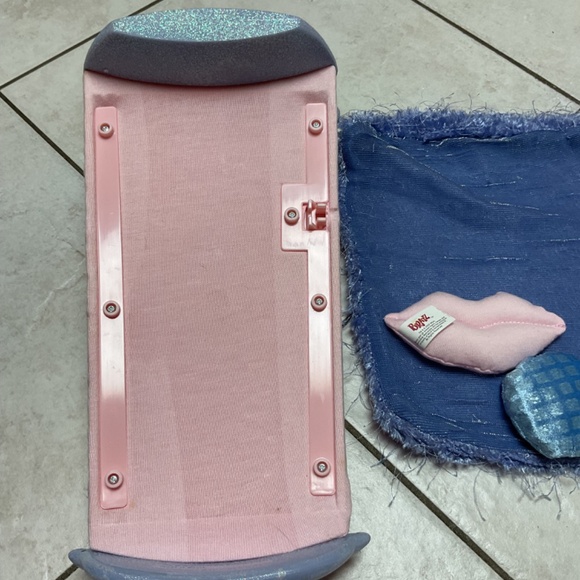 Bratz Funky Fashion Furniture Lip Bed 2000s Y2K - Picture 9 of 9